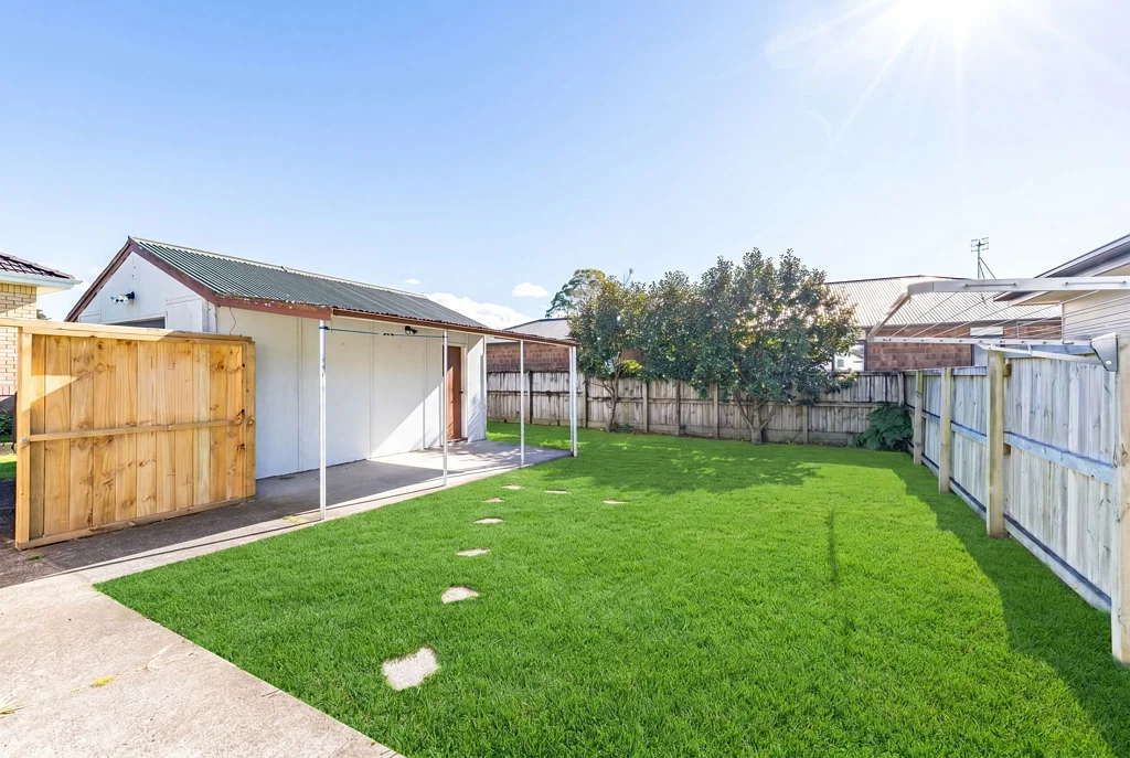 Fairfield 3Moenga Refurbished Home with a Sunny Fenced Backyard