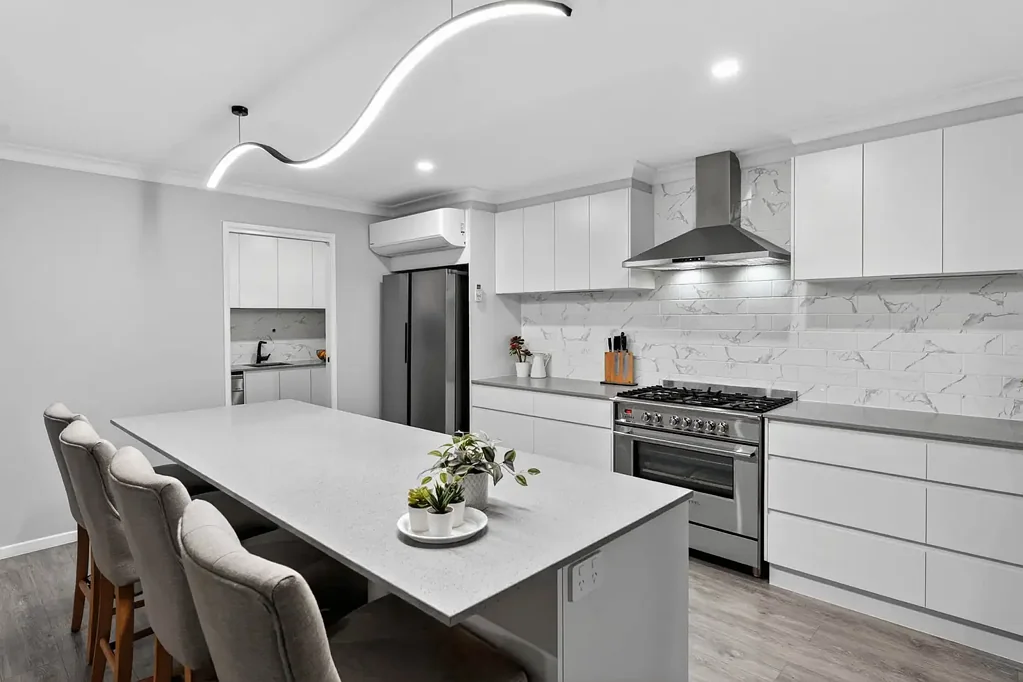 Springfield 4ਬੈੱਡਰੂਮ Stunning Renovated Home on a large block!