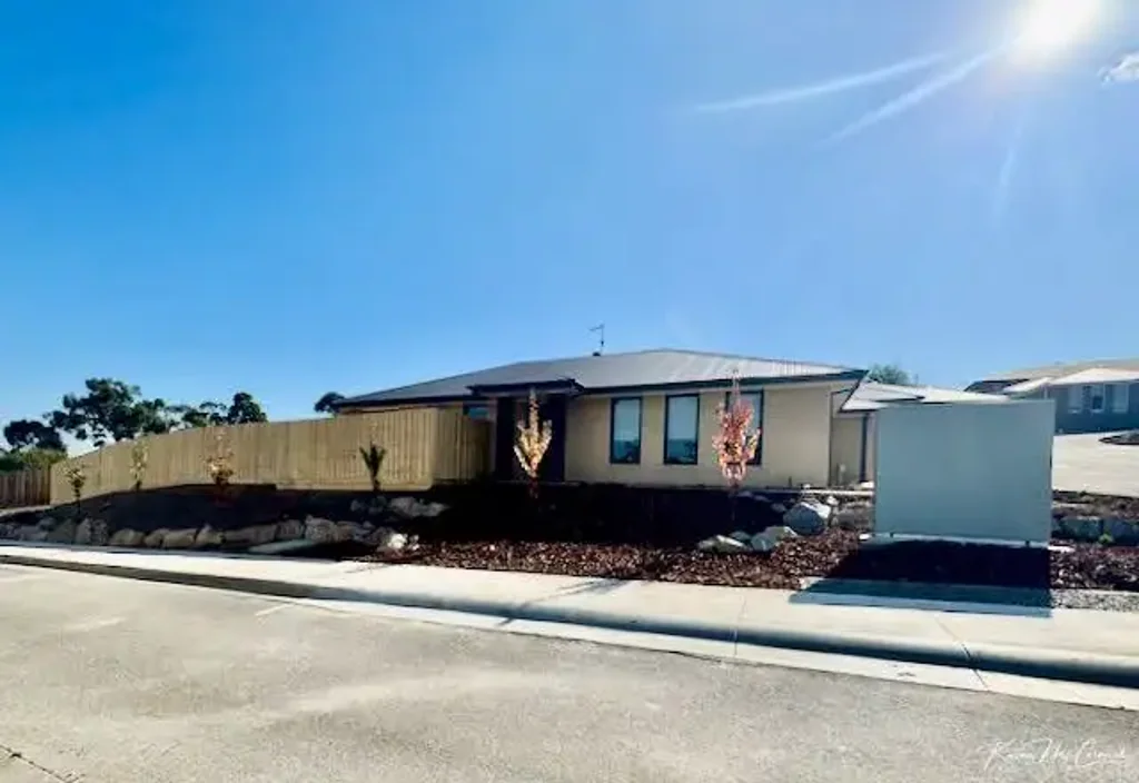 Bunyip Brand New 3 BED with Double Garage
