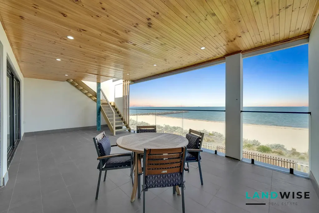 Werribee South 5 Bedroom Sky-High Views and Coastal Comfort: Your Dream Home with Roof Terrace