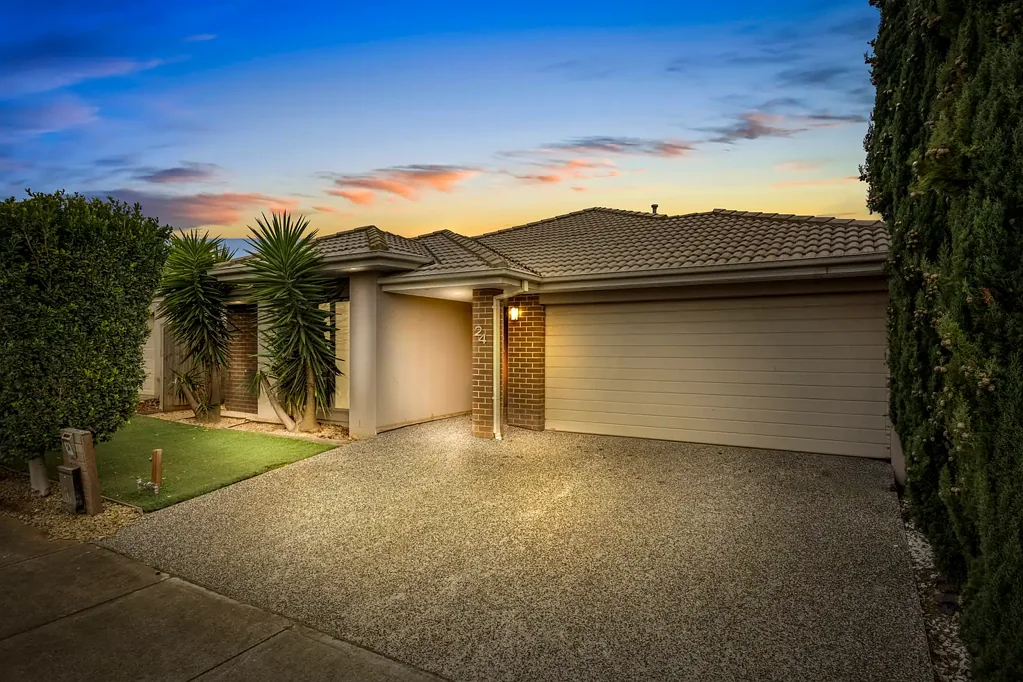 24 Harper Street, Melton South, VIC 3338