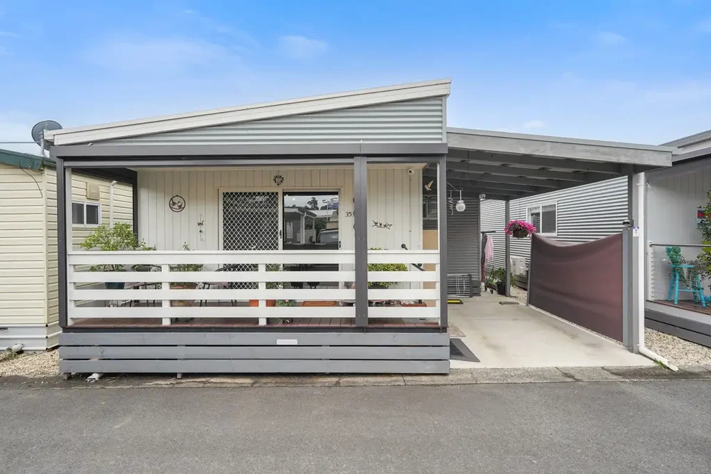 Beaconsfield 2房 Beaconsfield蓝桉生活村 安全友好社区 开放式布局 优质电器 宽敞卧室 分体冷暖 全屋优质配件 可爱露台 55岁以上专属 FEATURE PACKED LIFESTYLE UNIT IN OVER 55'S BLUE GUM LIFESTYLE VILLAGE!!