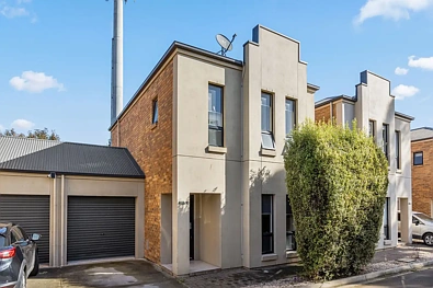 Salisbury 3chambre Modern Living Meets Lock-&-Leave Lifestyle Appeal.