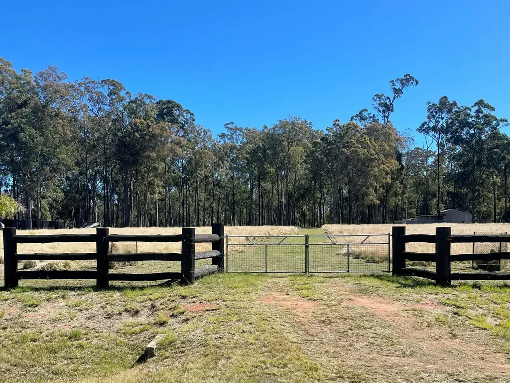 Blackbutt Nature. Space. Freedom. All on Your Own 5 Acres.