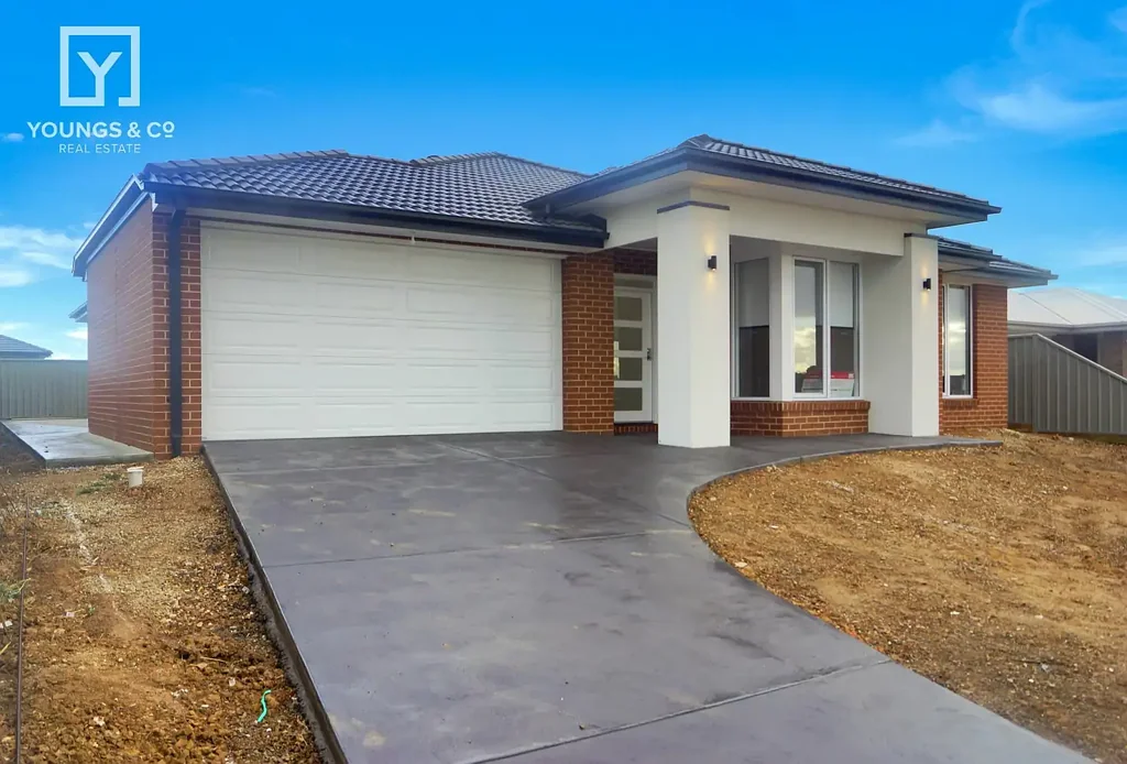 BRAND NEW - 4 BEDROOM HOME IN VINES ESTATE!