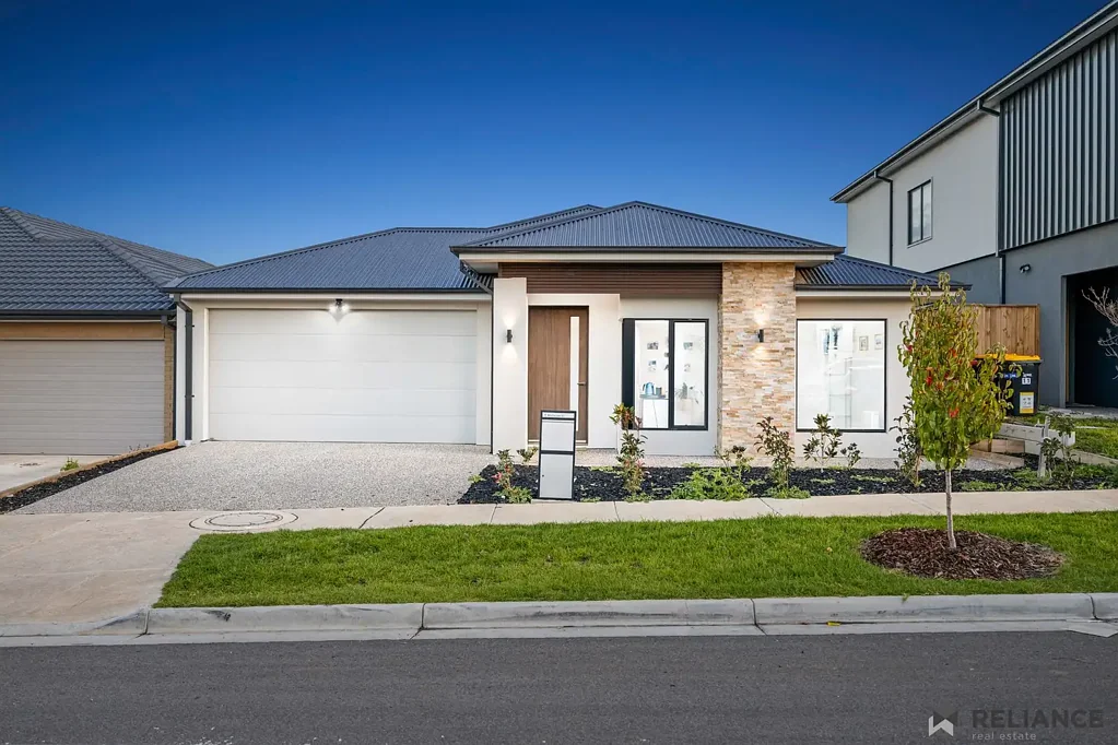 Sunbury 4غرفة نوم Contemporary Family Luxury with Premium Finishes Throughout