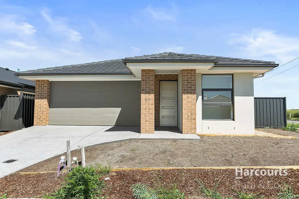 Modern Family Living at 26 Oleander Circuit, Beveridge VIC 3753