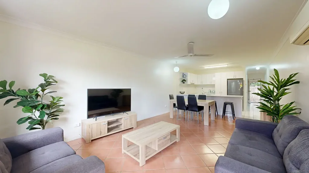 Railway Estate 2房  Stylish Unit - Close to the city - Fully Furnished