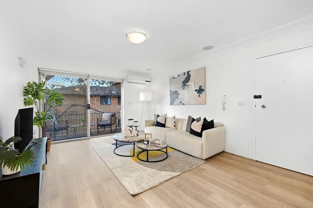 Telopea 2બેડરૂમ Top-Floor Full-Brick Apartment, Steps to Light Rail