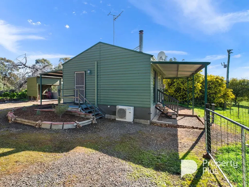 17 Grays Lane, Wedderburn, VIC 3518