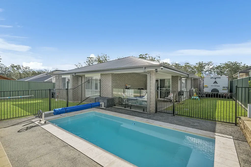 Wauchope 4ห้องนอน Heated Private Pool, Side Access & Modern Family Living