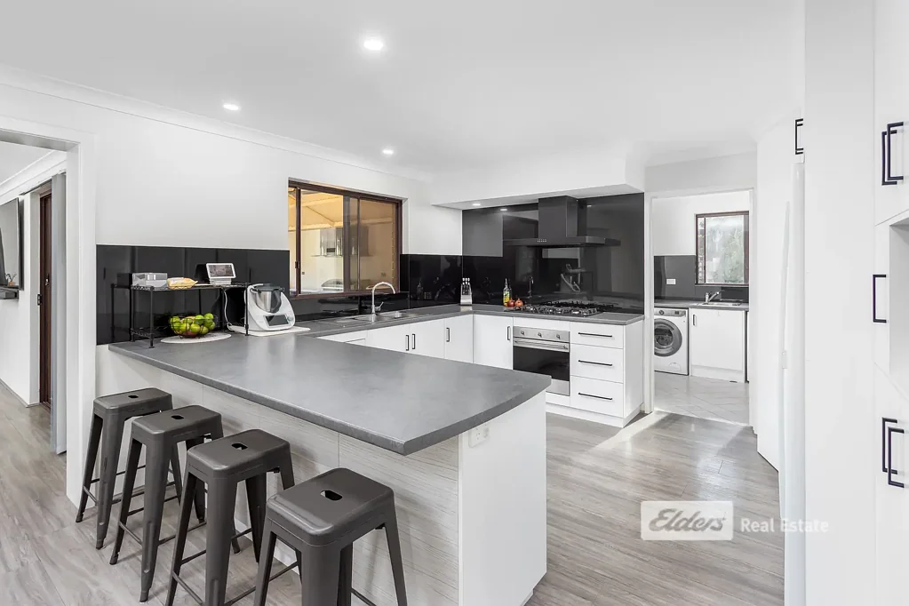 32 Castieau Street, Burekup, WA 6227