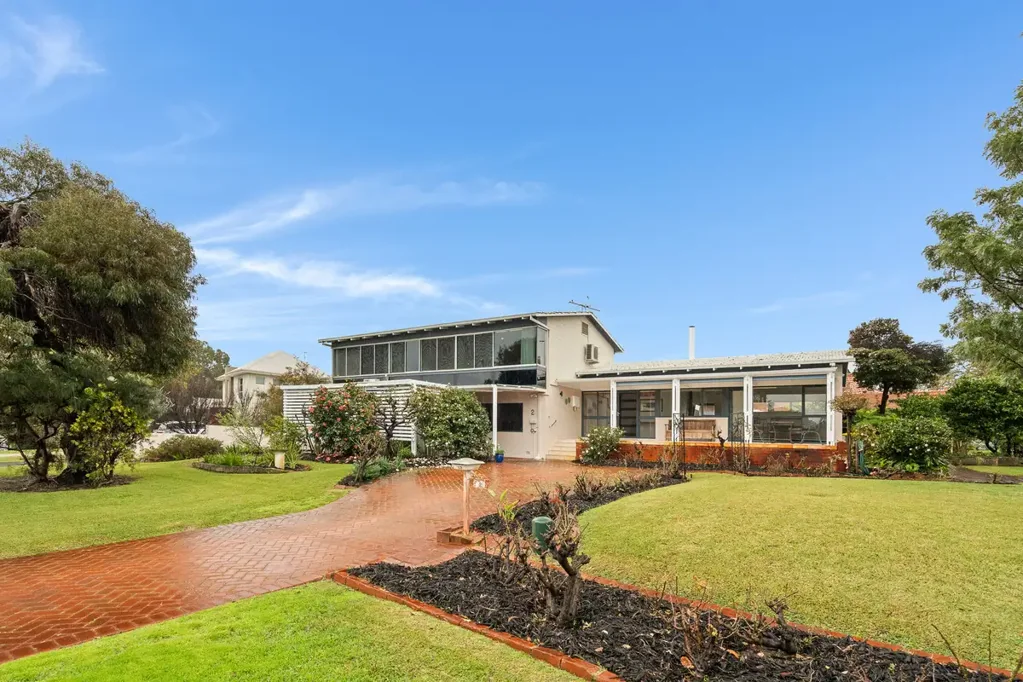 BEAUTIFUL FAMILY HOME