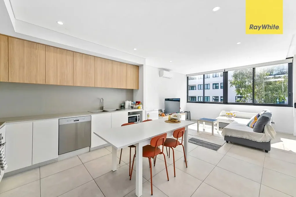 Meadowbank 3房 宽敞开放式布局 时尚现代厨房 高端电器配备 朝西北阳光阳台 宽敞卧室带柜 现代高品质浴室 优雅瓷砖地板 安全对讲大楼 指定停车位 电动汽车充电站 便利宁静平衡 Spacious, Modern 3â€'Bedroom Apartment in Meadowbank