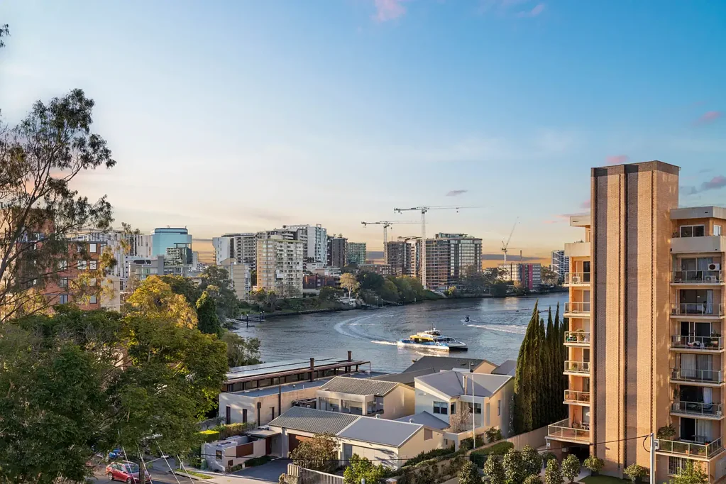 St Lucia 3Moenga Exceptional Apartment - Open Sat (6th) 11:30am - 12pm