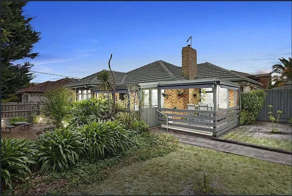 Clarinda 3ਬੈੱਡਰੂਮ 627sqm, 2 Frontages, Multiple Views!