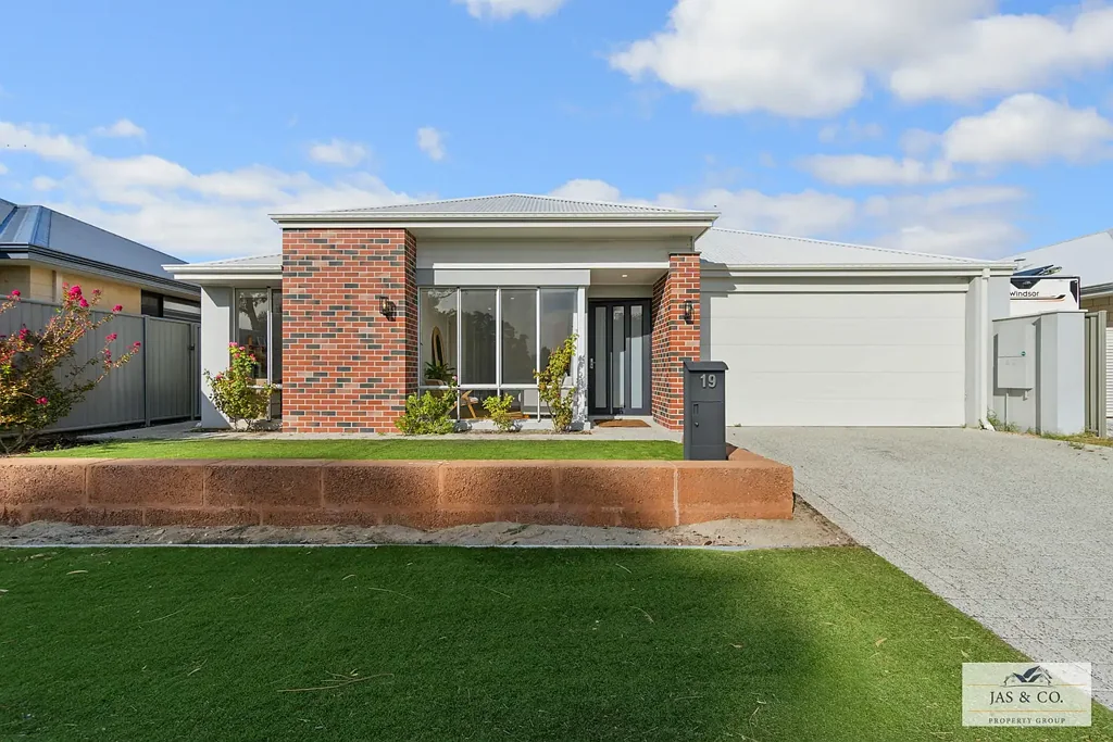 Caversham 4 Bedroom Architecturally Inspired 4 Bed, 2 Bath Family Home with Activity & Theatre - 450sqm Block, 307sqm Total Roof Area