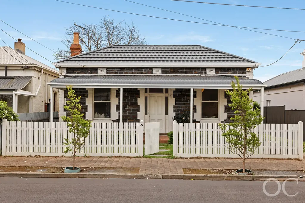Goodwood 4Zimmer Open the Door to a Rewritten Cottage With a Self-Contained Surprise