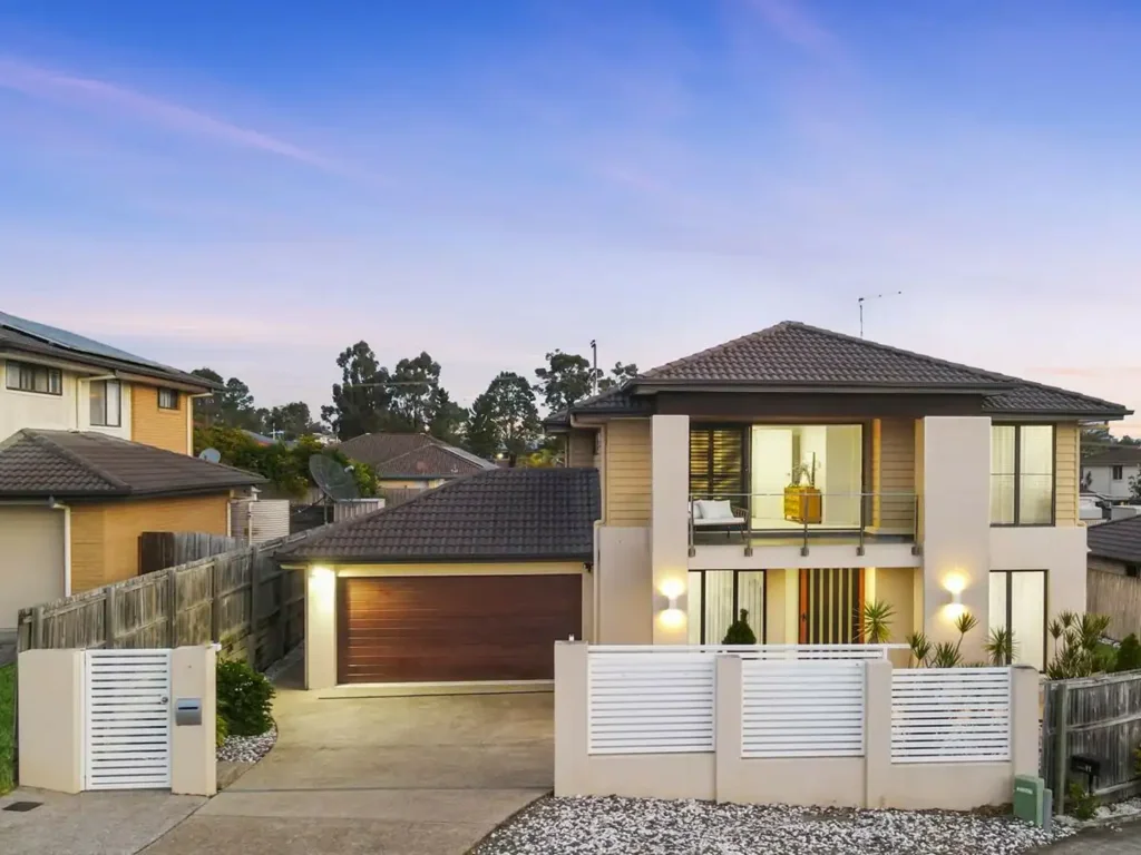 Calamvale 4ਬੈੱਡਰੂਮ A Sophisticated Family Sanctuary in the Heart of Calamvale