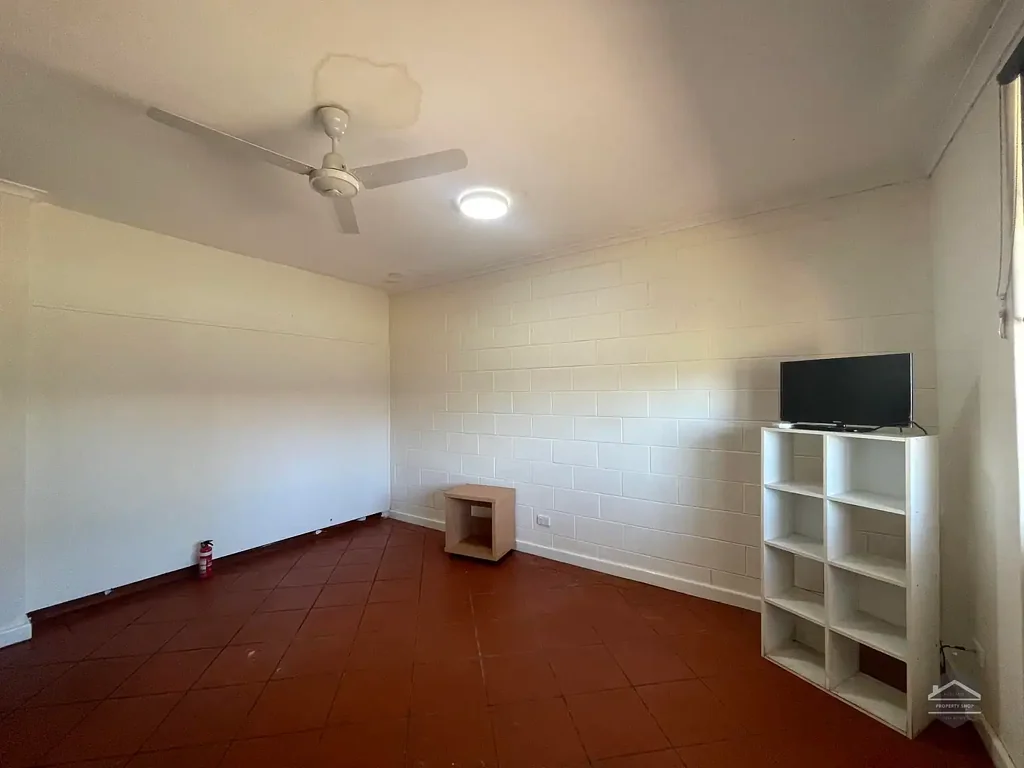 Affordable unit seconds from the beach!