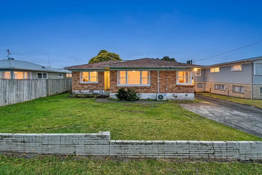 Rosehill 3房  Brick, Freehold, Packed with Potential & Priced to Sell!