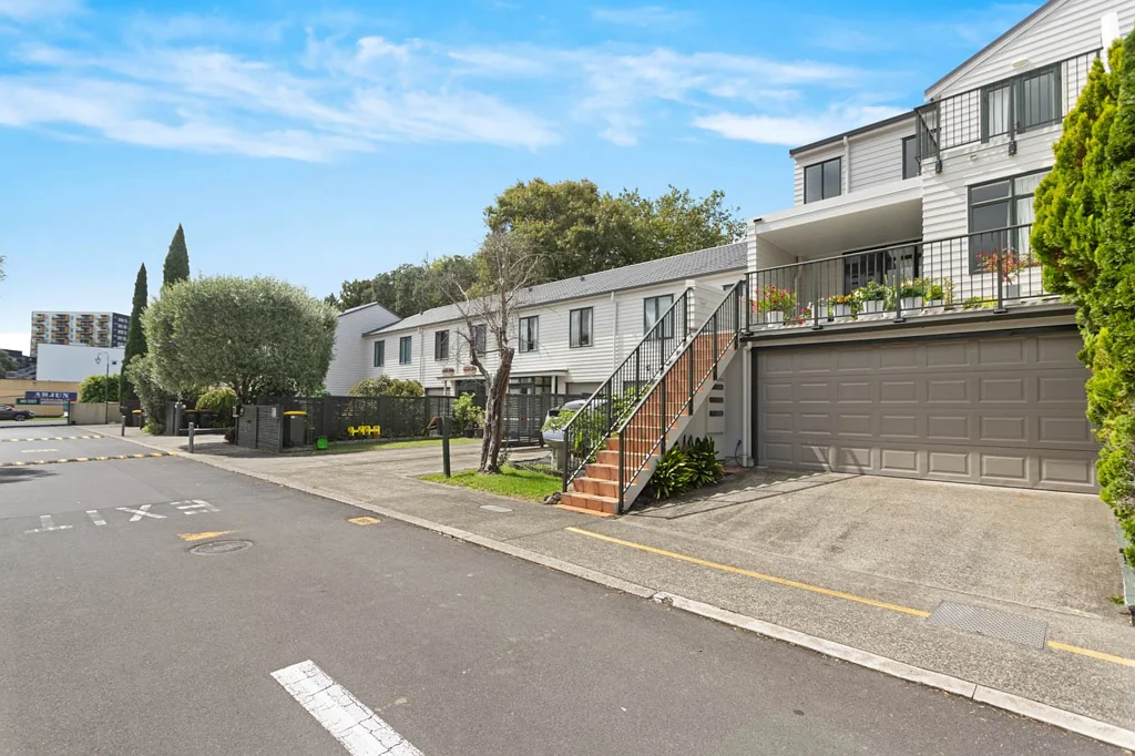 Stunning 4-Bedroom Home in New Lynn
