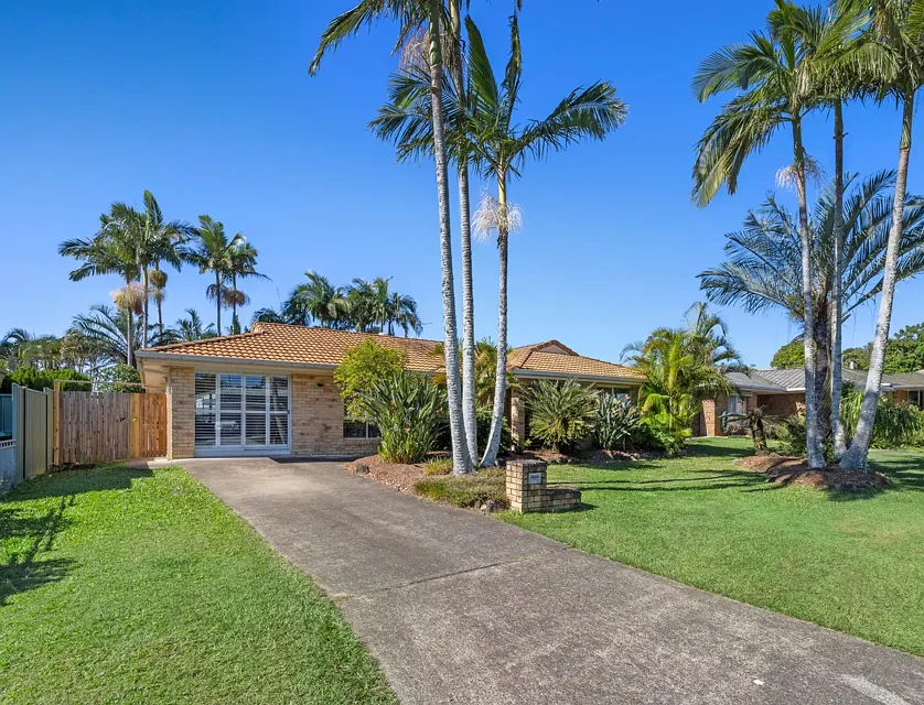 1 Honeymyrtle Drive, Banora Point, NSW 2486, 3房, 2浴, House