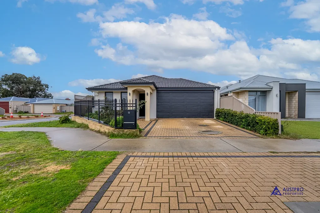 11 Carmichael Street, Beckenham, WA 6107