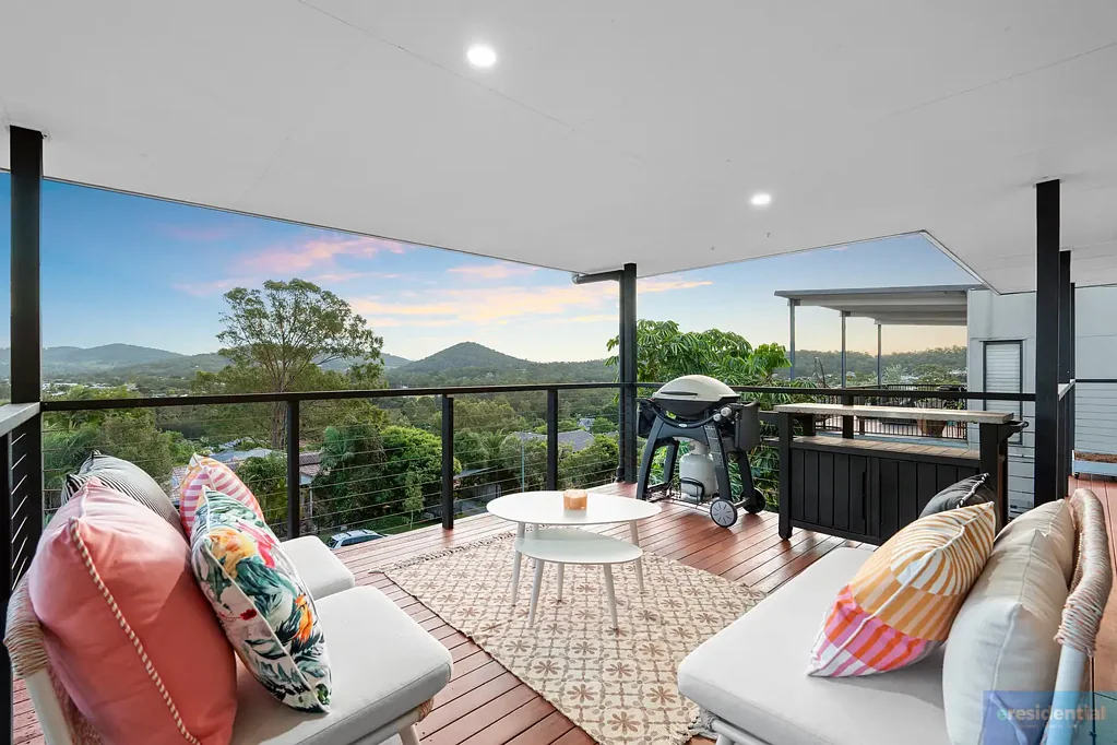 Mount Warren Park 4ห้องนอน Sophisticated Home Offering a Peaceful Lifestyle and Incredible Views