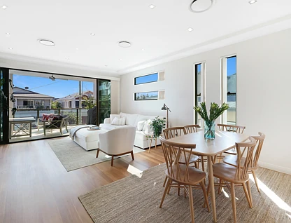 1/8 Eider Avenue, Paradise Point, QLD 4216, 3房, 3浴, House