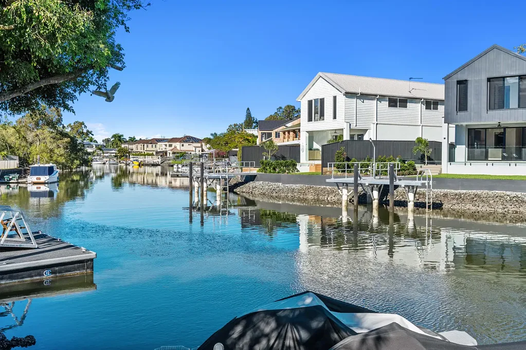 Biggera Waters 5غرفة نوم Entry Level Waterfront Opportunity