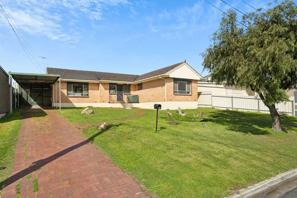 15 Nottingham Crescent, Valley View, SA 5093