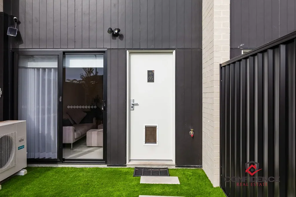 Taylor 3Moenga Modern Townhouse in the heart of Taylor!