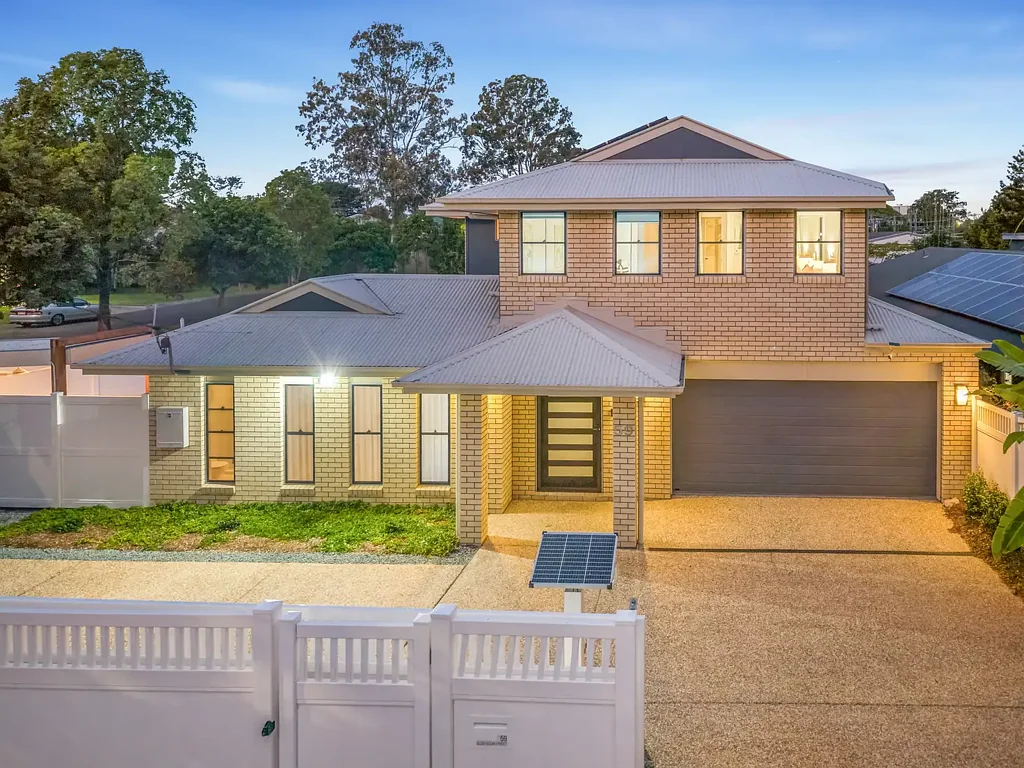 Mitchelton 5房 带泳池、客房套间和成长空间的互联家庭生活 Connected Family Living with Pool, Guest Suite and Room to Grow