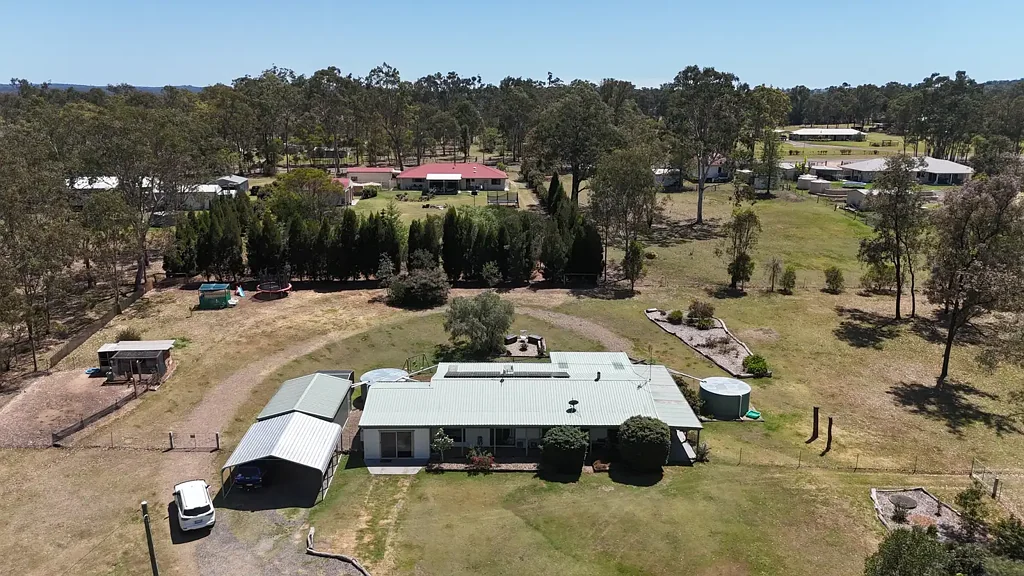Nanango 4部屋 Stylish Family Acreage on 2.5 Acres