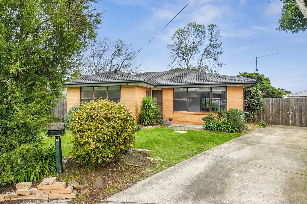 Family Home with Expansive Backyard in Quiet Court