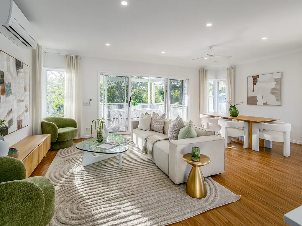 Ashgrove 4 Bedroom LUXURY FAMILY HOME BACKING ONTO BUSHLAND