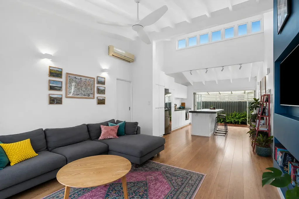 Mermaid Waters 3कमरा IMMACULATE DUPLEX WITH MODERN STYLE & LIFESTYLE APPEAL