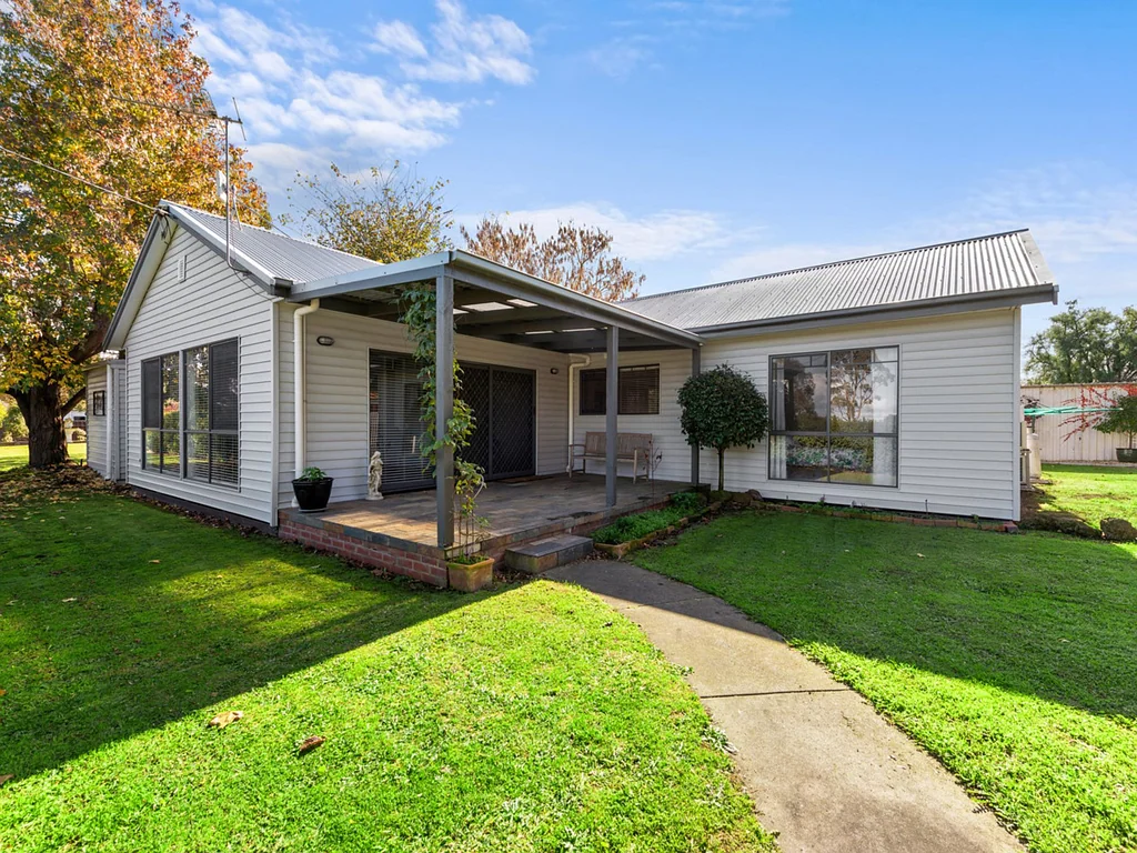 Cowwarr Rural Living with Rainbow Creek Frontage