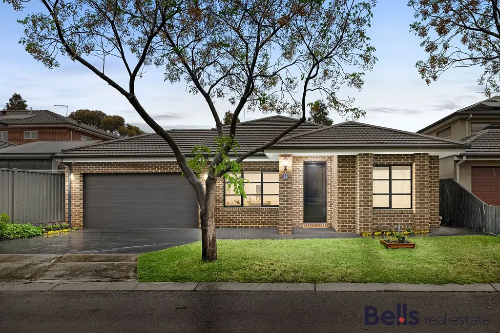 Sunshine West 4कमरा Exceptional Family Living in Callaway Park Estate