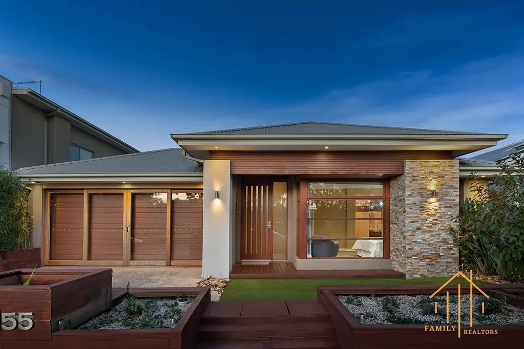 Cranbourne West 4Zimmer Henley EX – DISPLAY with  3 LIVINGS
