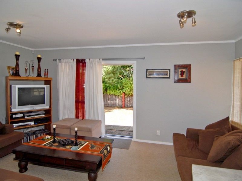 1/25 Elliott Avenue, Bayview, Auckland - North Shore, 2 phòng ngủ, 1 phòng tắm