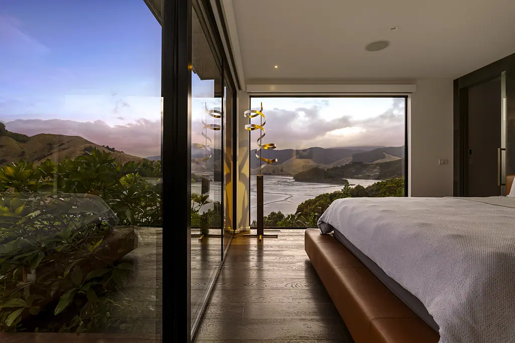 Cable Bay 2 Bedroom Luxurious Retreat with Breathtaking Bay Views