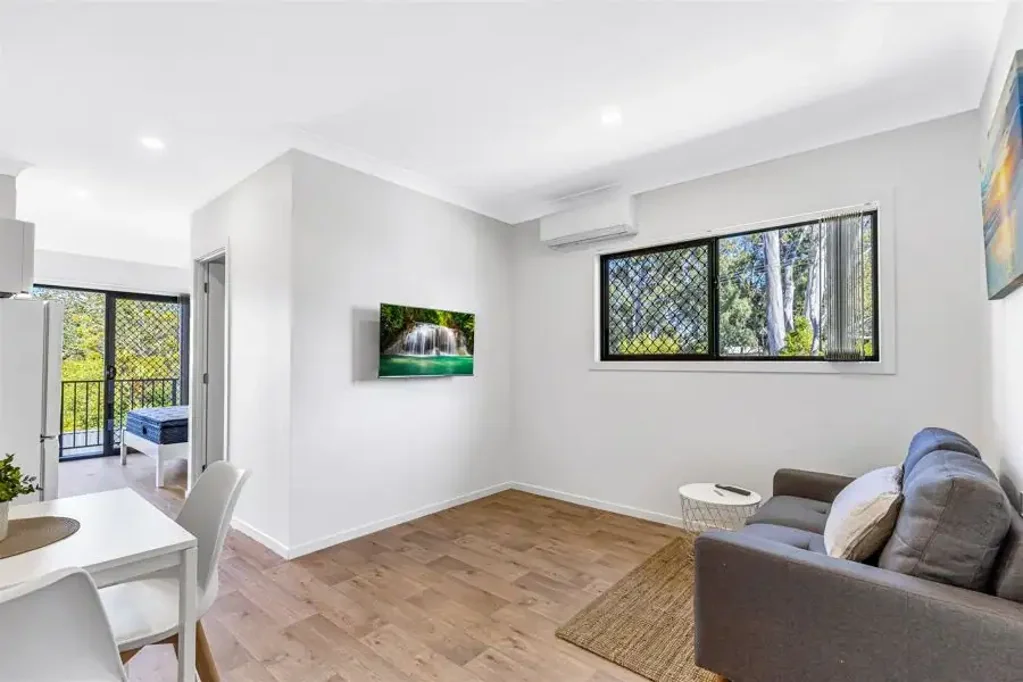 STUDIO UNITS IN QUIET LOTA LOCATION - ALL UTILITIES INCLUDED