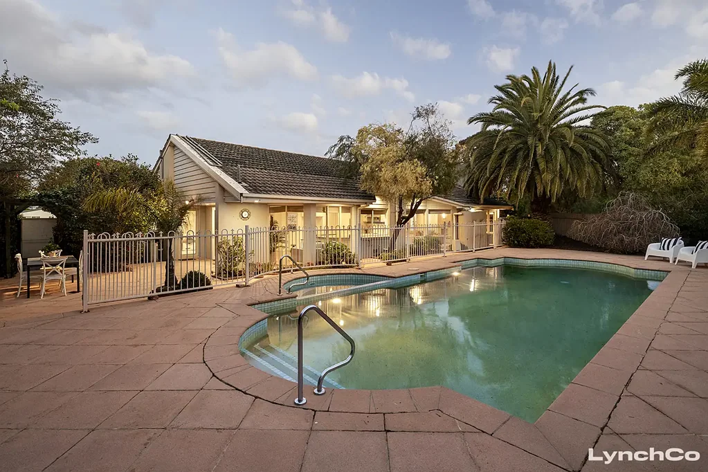 Mornington 4બેડરૂમ The ultimate Aussie backyard, at the end of a quiet close.