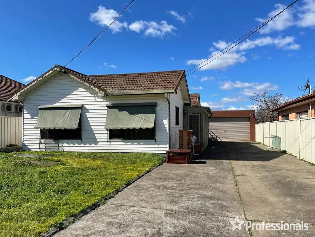 St Albans 5 Bedroom Developer Dream 702sqm in central St.Albans!!!