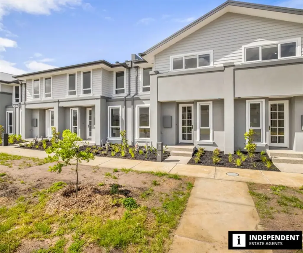 Stunning 4‑Bedroom Townhome in Prime Meridian Central Estate!