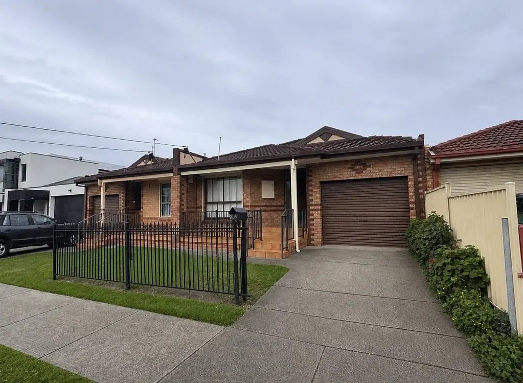 Well-Kept Unit in a Convenient Location