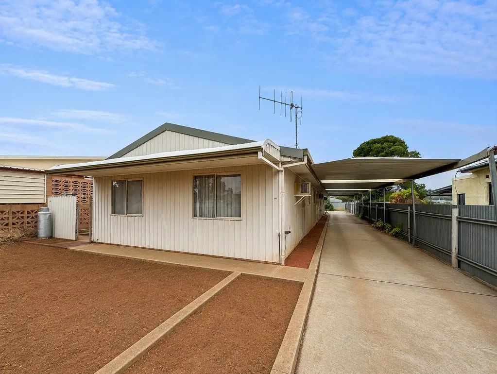 Broken Hill 4房  Block of units - 8% return