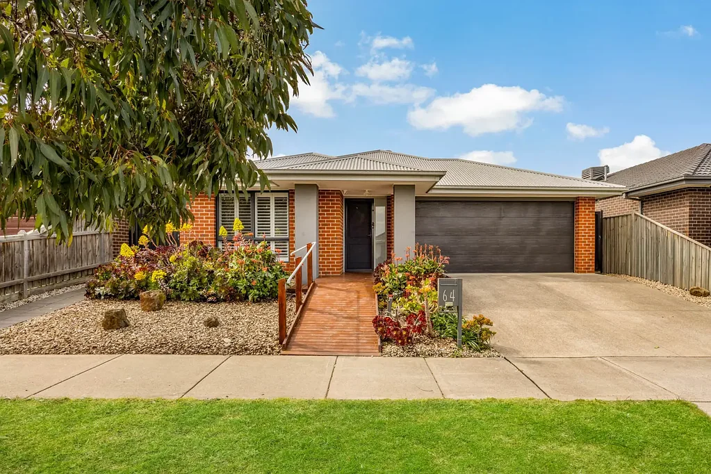 Sunbury 4房 Sunbury Fields Estate 的轻松家庭奢华 Relaxed Family Luxury in the Sunbury Fields Estate